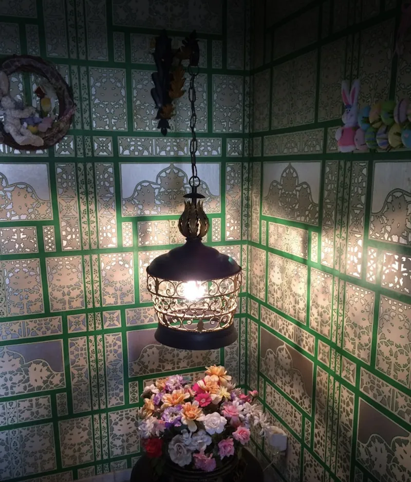 Hanging light fixture