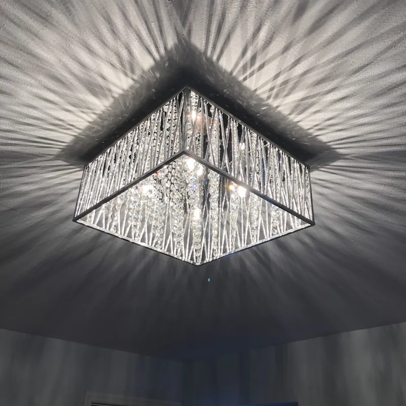 Ceiling light fixture