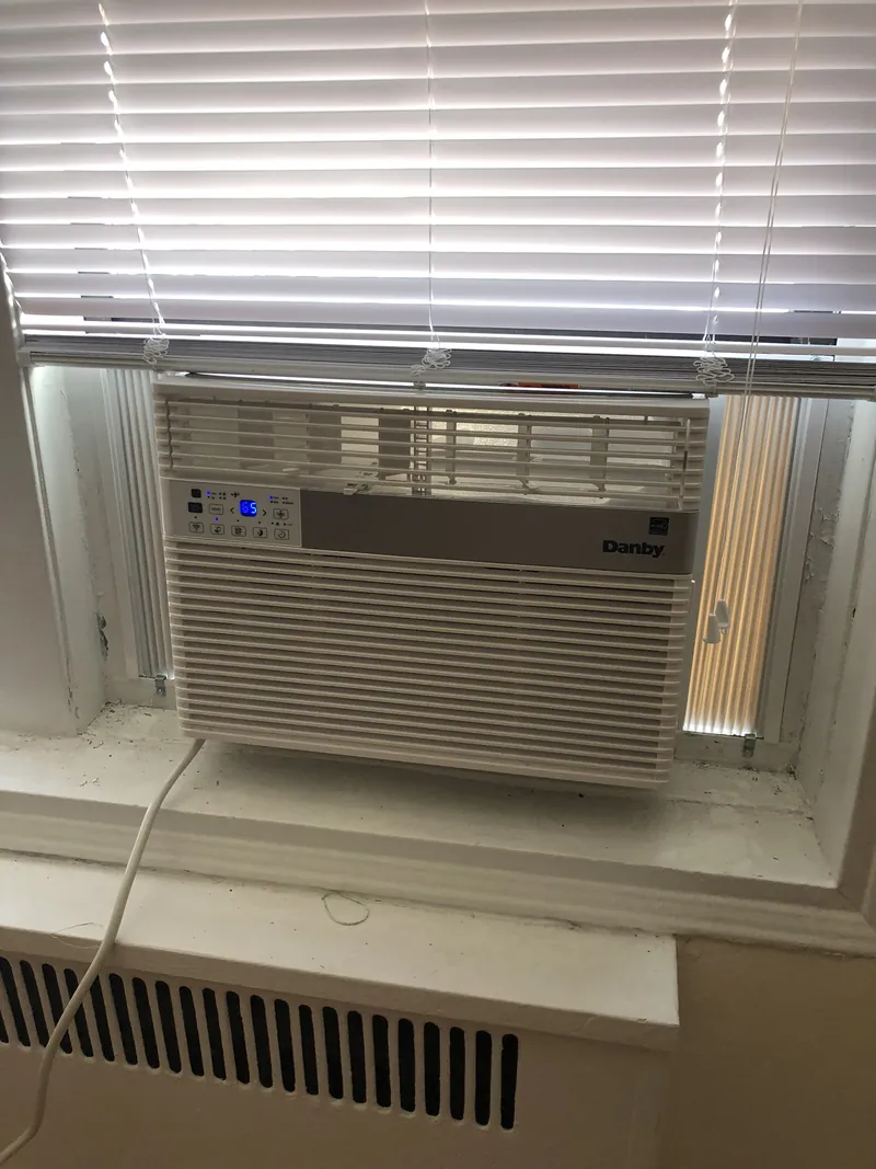 Window air conditioner
