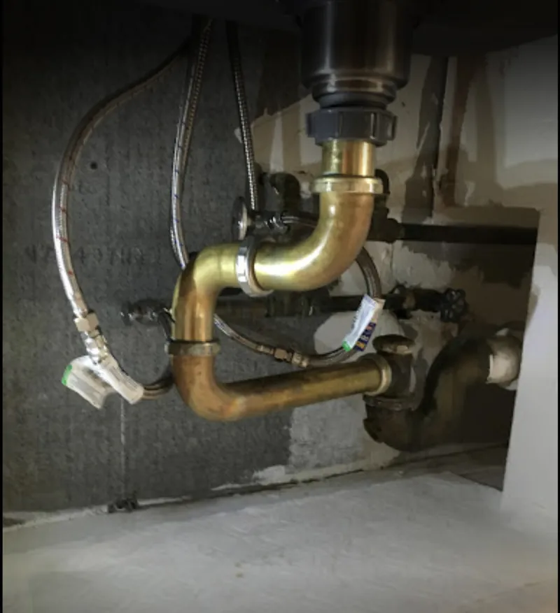 Under-sink pipework